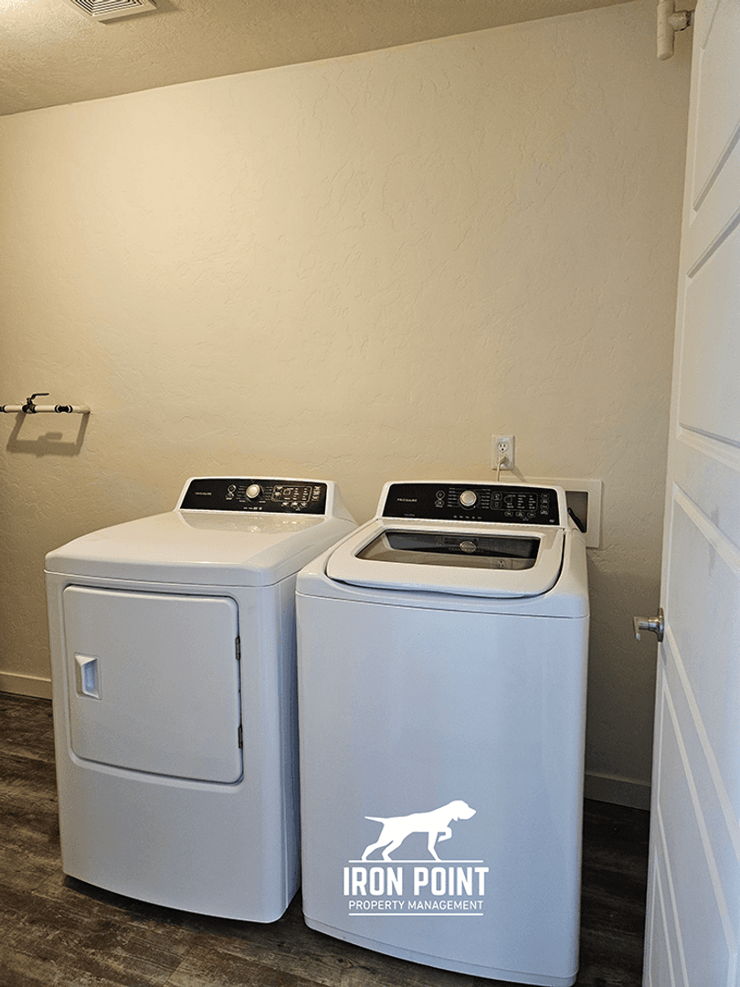 Caldwell Apartment: 523 Rooster Ln