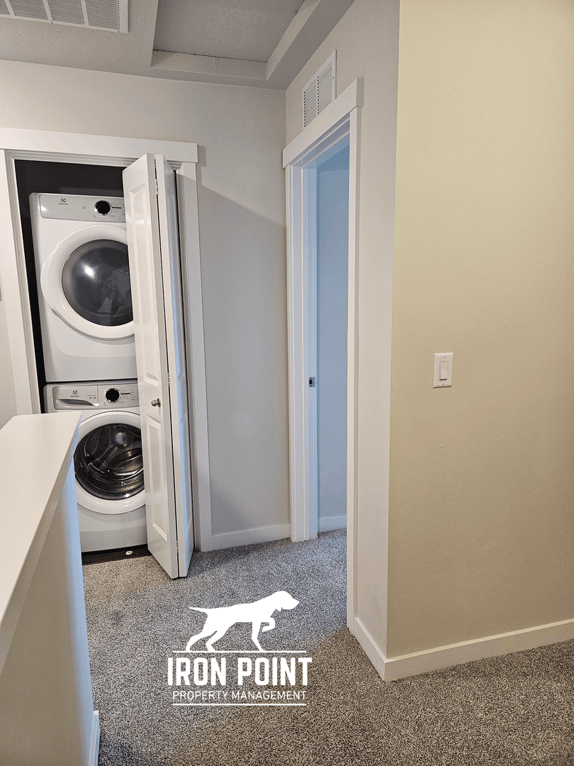 Kuna Apartment: 832 E. Wandering Ln.