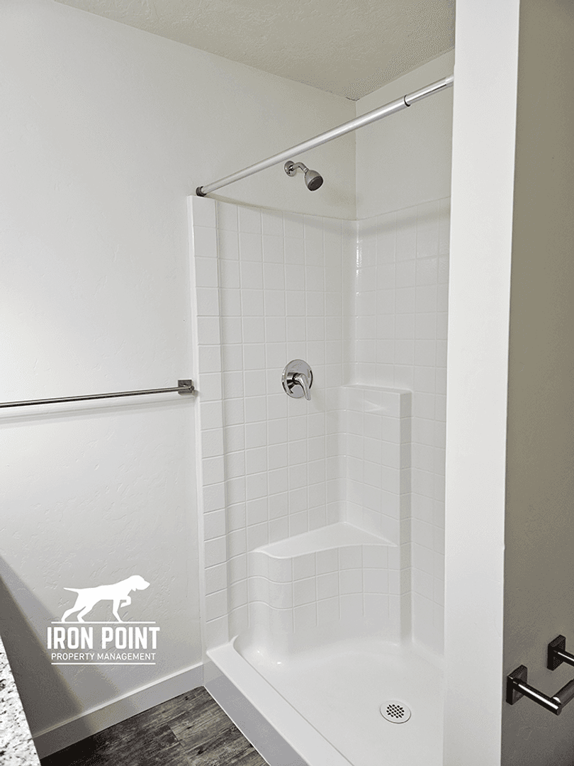 Caldwell Apartment: 504 Rooster Ln