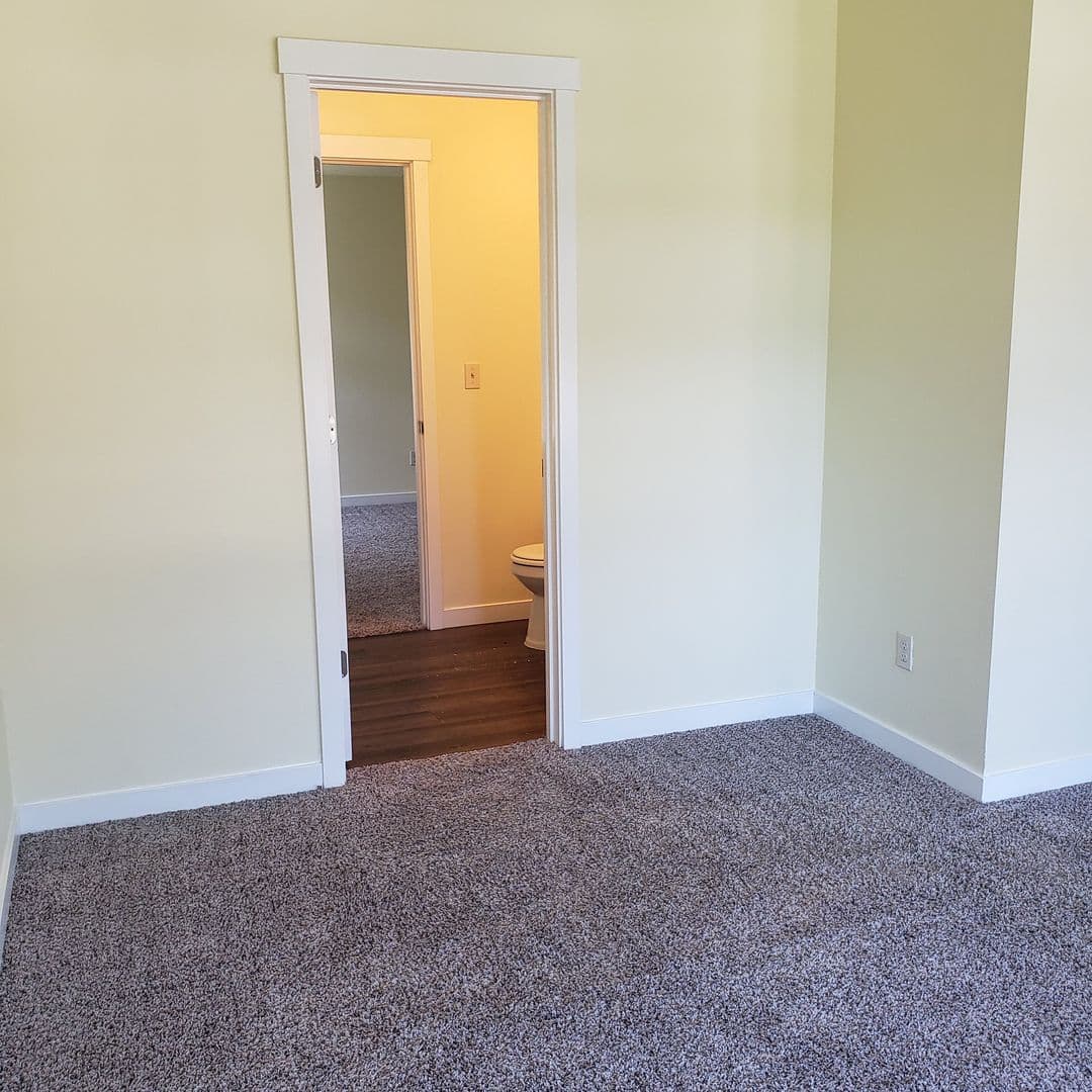 Meridian Apartment: 1530 W. Ann Taylor St.