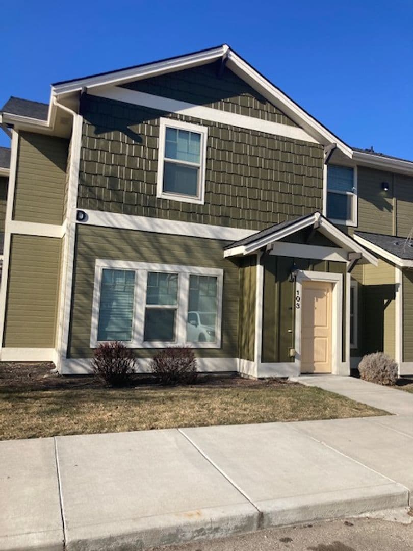Meridian Apartment: 1530 W. Ann Taylor St.