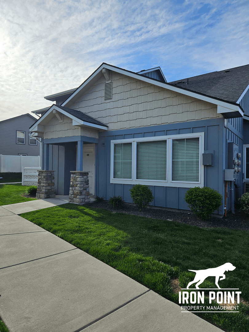 Kuna Apartment: 885 E. Travel Ln.