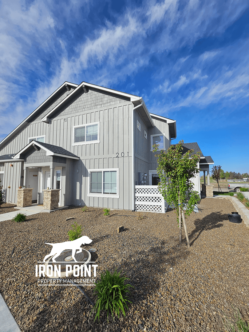 Kuna Apartment: 832 E. Wandering Ln.
