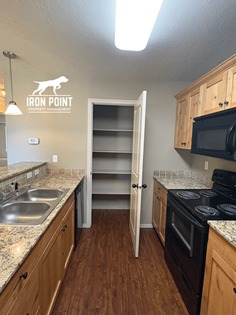 Nampa Apartment: 16638 N Profit Cir