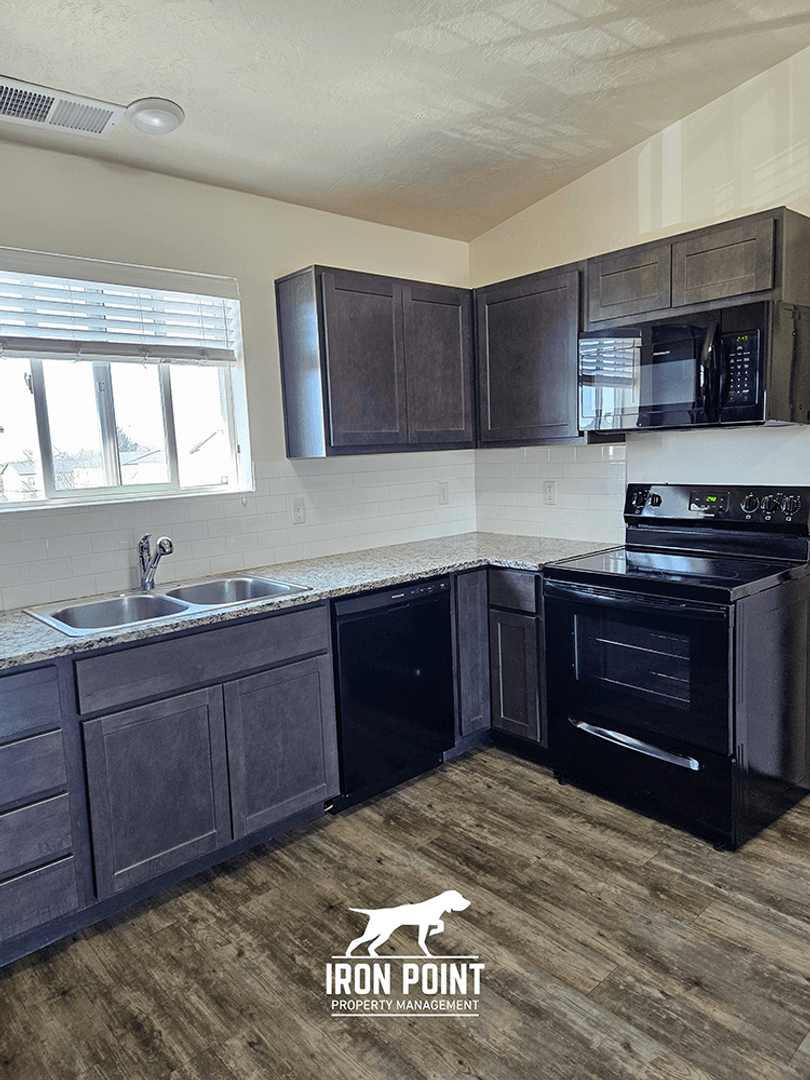Caldwell Apartment: 523 Rooster Ln
