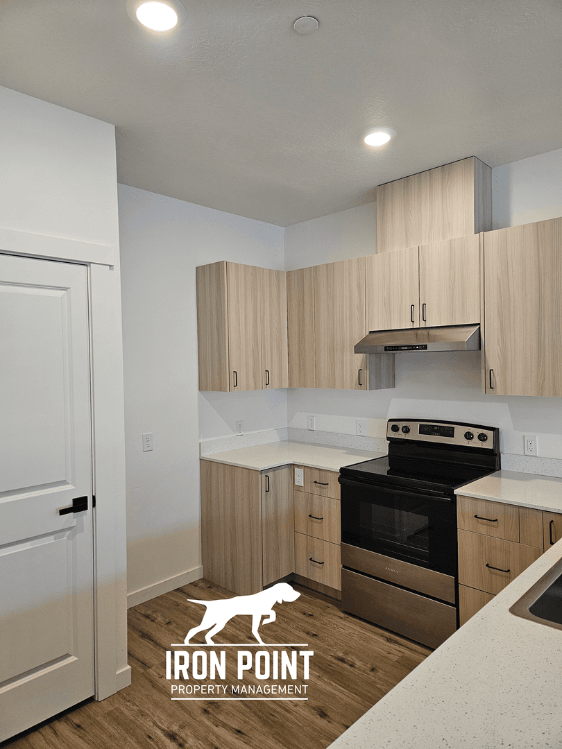 Nampa Apartment: 1303 S. Nathan Lane