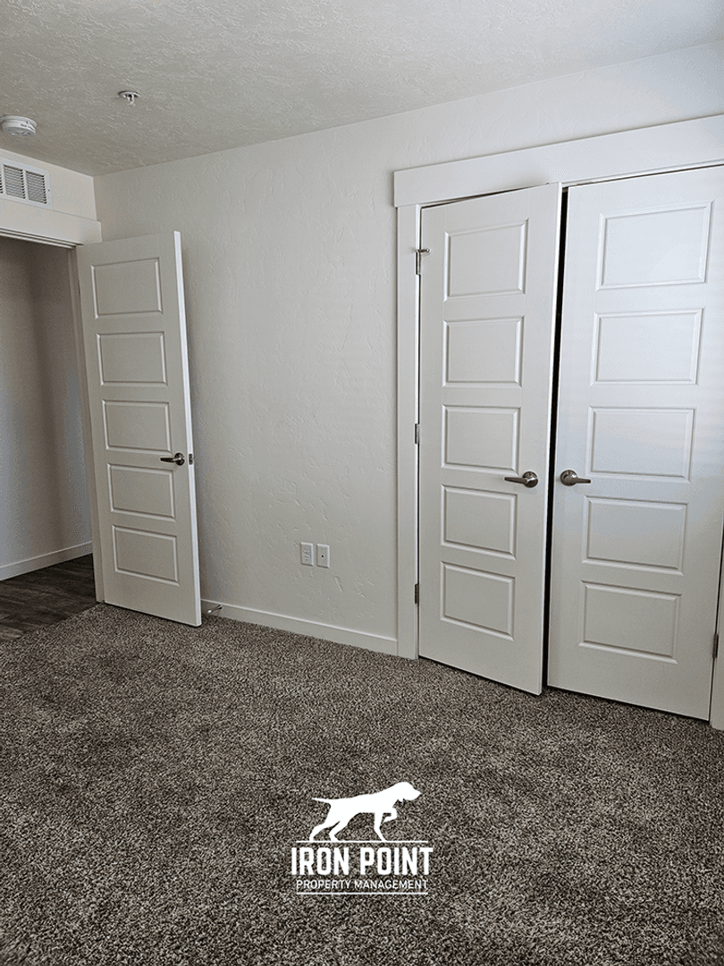 Caldwell Apartment: 504 Rooster Ln