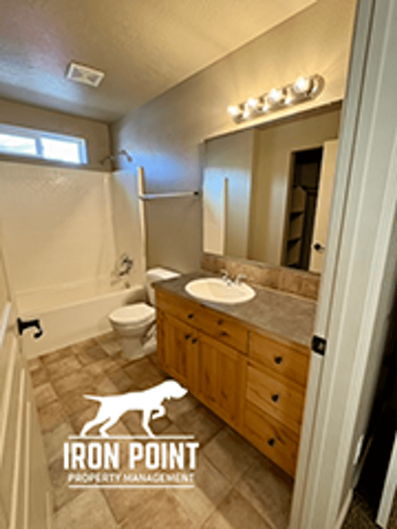 Nampa Apartment: 16589 Integra St