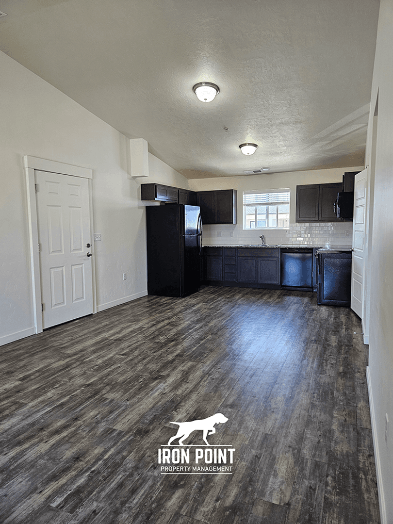 Caldwell Apartment: 523 Rooster Ln