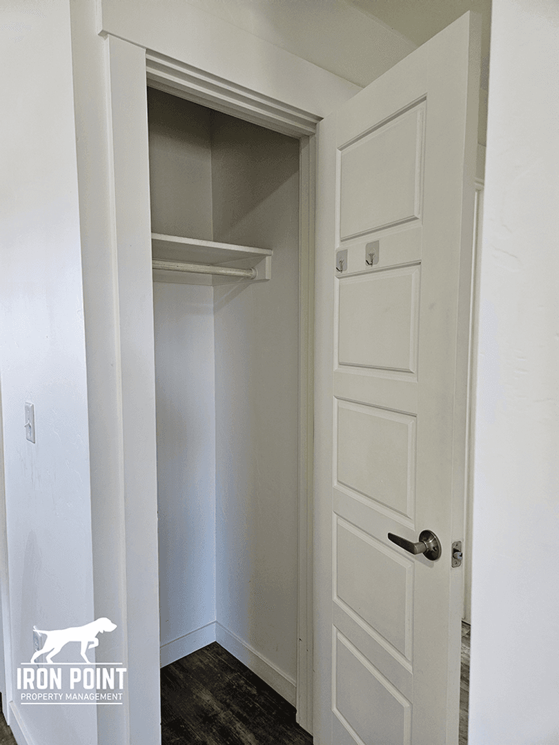 Caldwell Apartment: 523 Rooster Ln