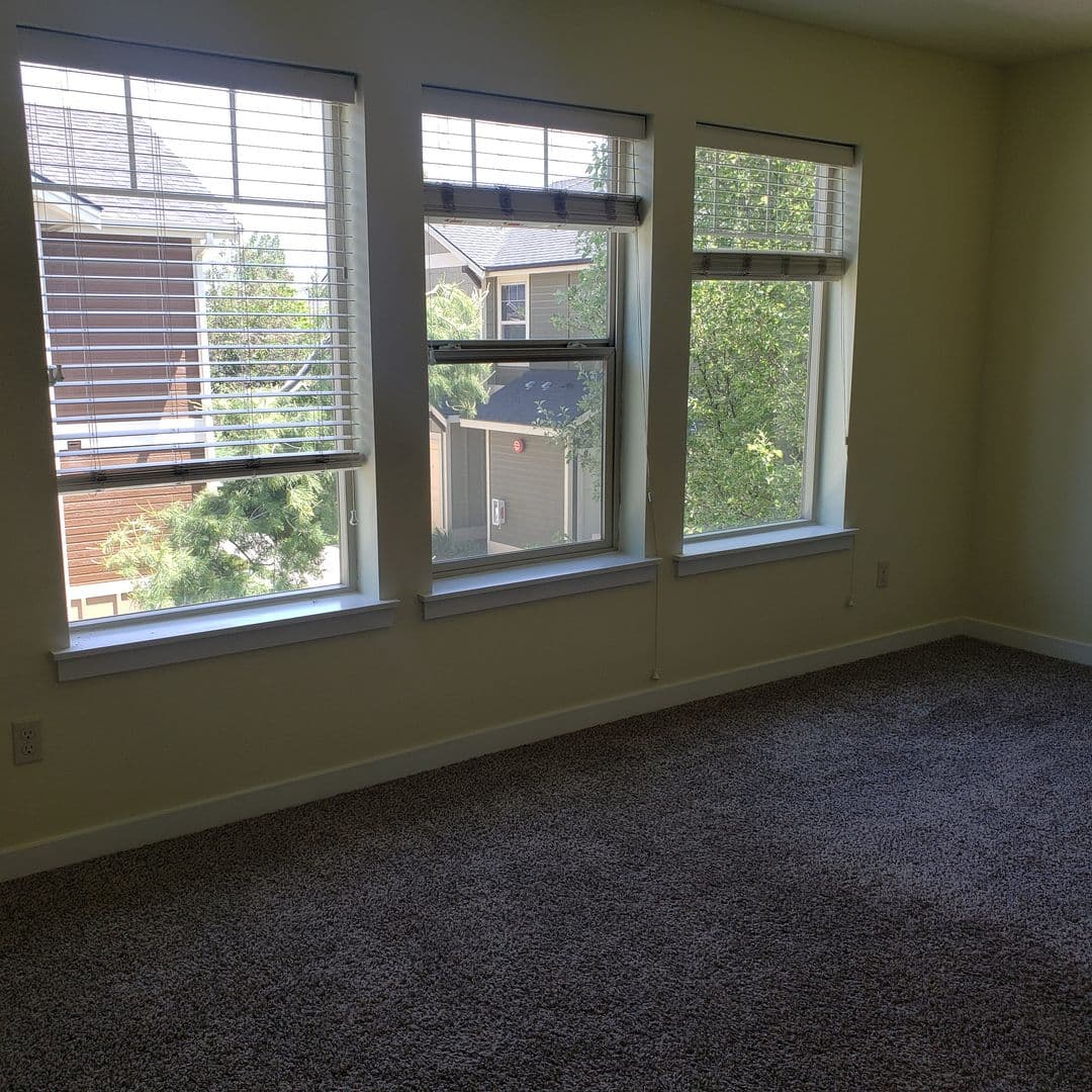 Meridian Apartment: 1530 W. Ann Taylor St.