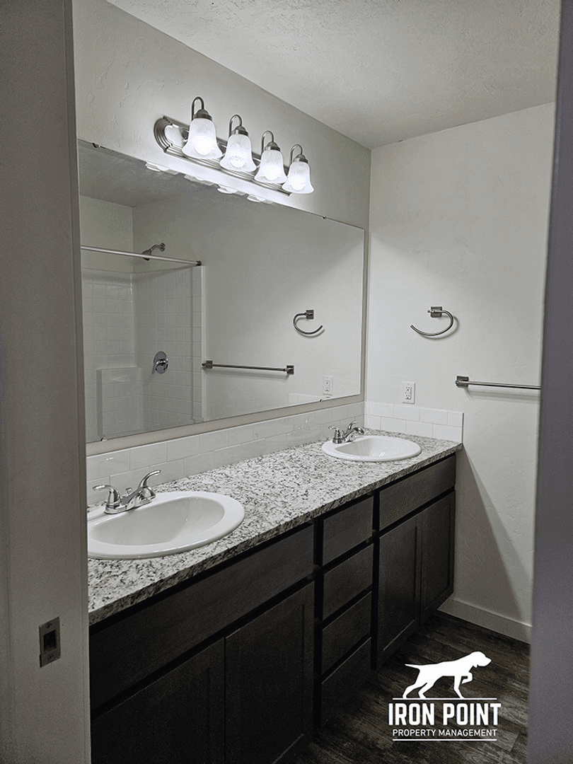 Caldwell Apartment: 523 Rooster Ln