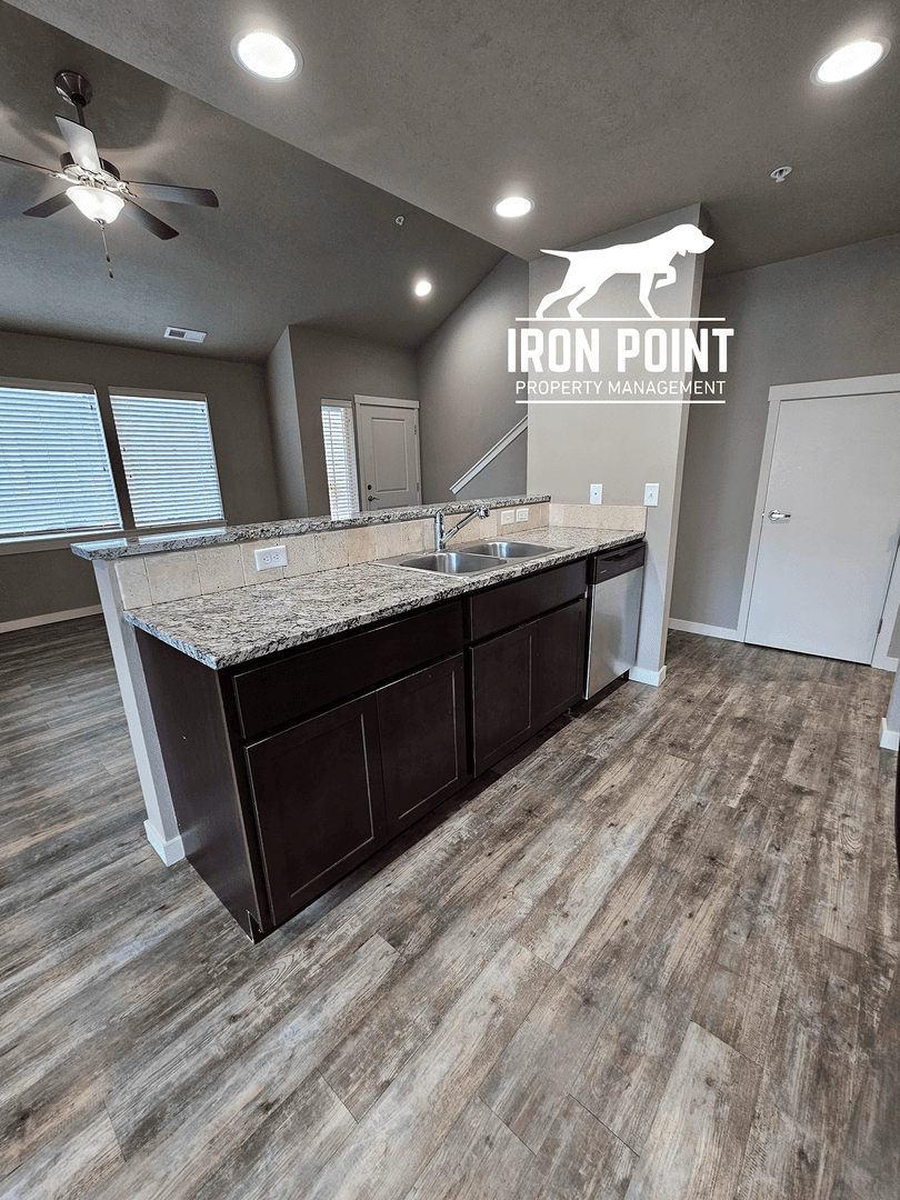 Kuna Apartment: 885 E. Travel Ln.