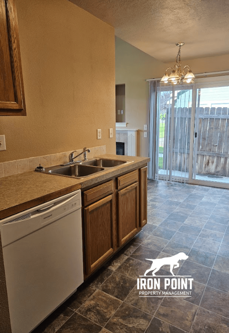 Caldwell Apartment: 4011 Idaho Ave.