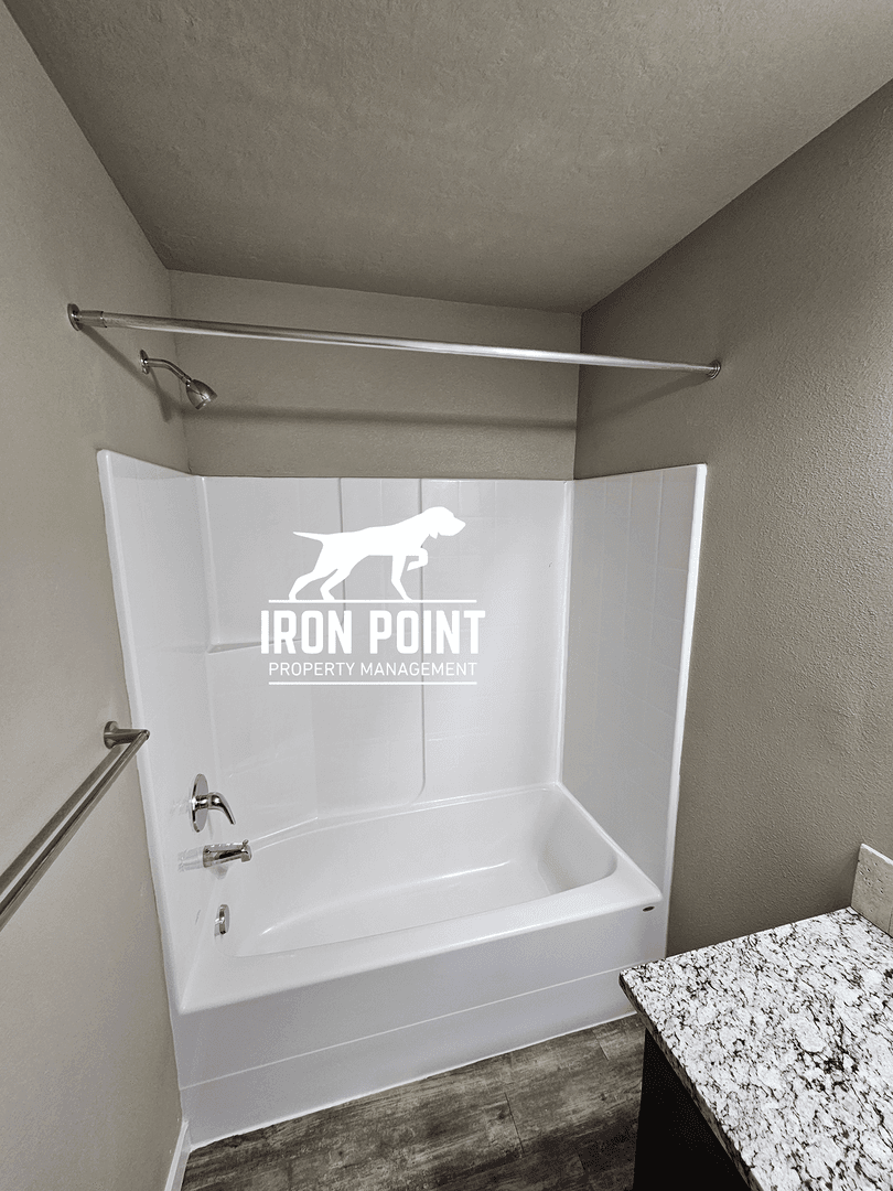 Kuna Apartment: 885 E. Travel Ln.
