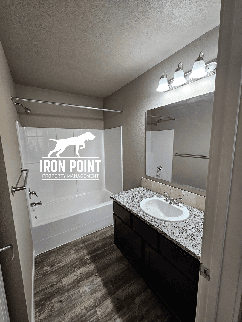 Kuna Apartment: 885 E. Travel Ln.