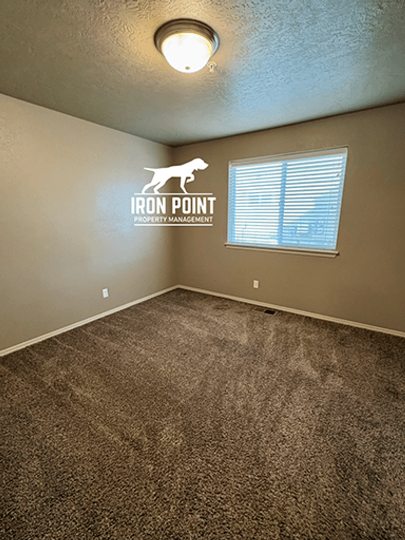 Nampa Apartment: 16563 N Investor Lp