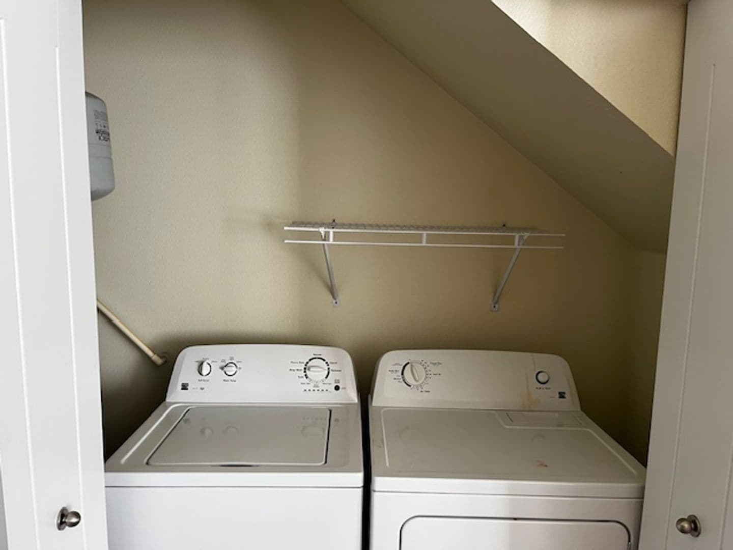 Meridian Apartment: 1530 W. Ann Taylor St.