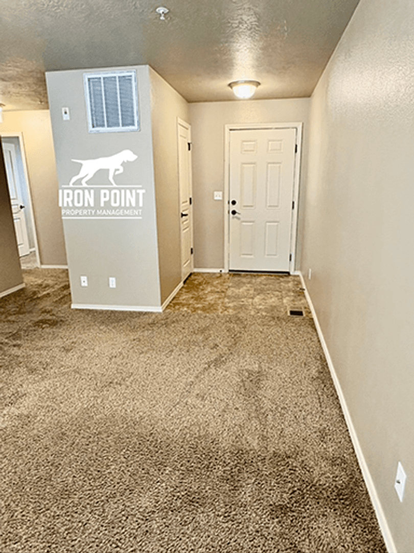 Nampa Apartment: 16589 Integra St