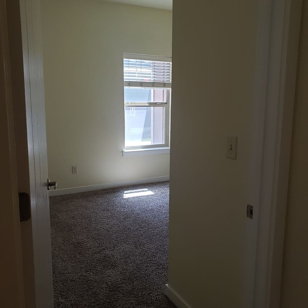 Meridian Apartment: 1530 W. Ann Taylor St.