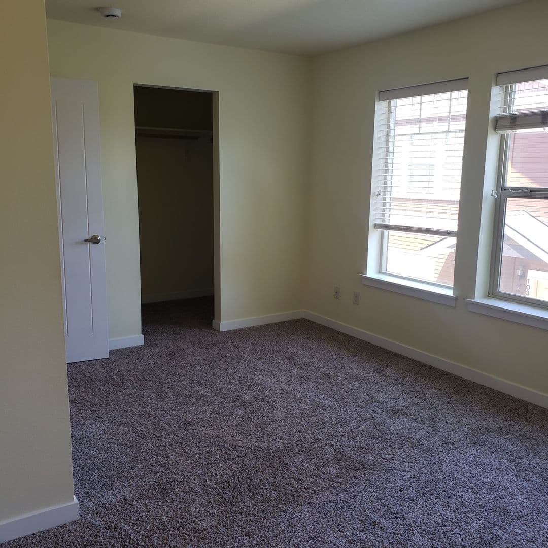 Meridian Apartment: 1530 W. Ann Taylor St.