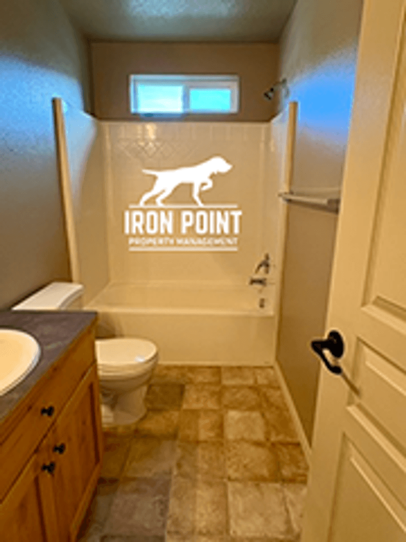 Nampa Apartment: 16563 N Investor Lp