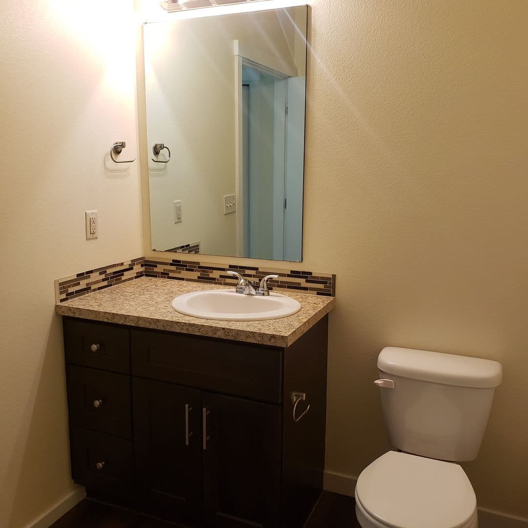 Meridian Apartment: 1530 W. Ann Taylor St.