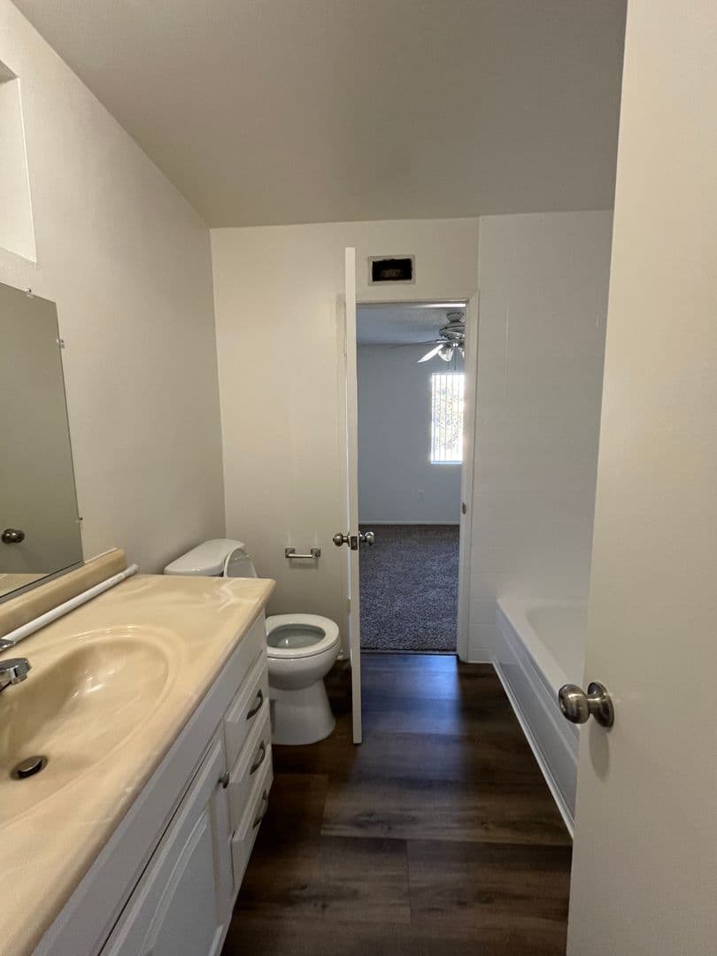 Fullerton Apartment: 2717 Santiago Road
