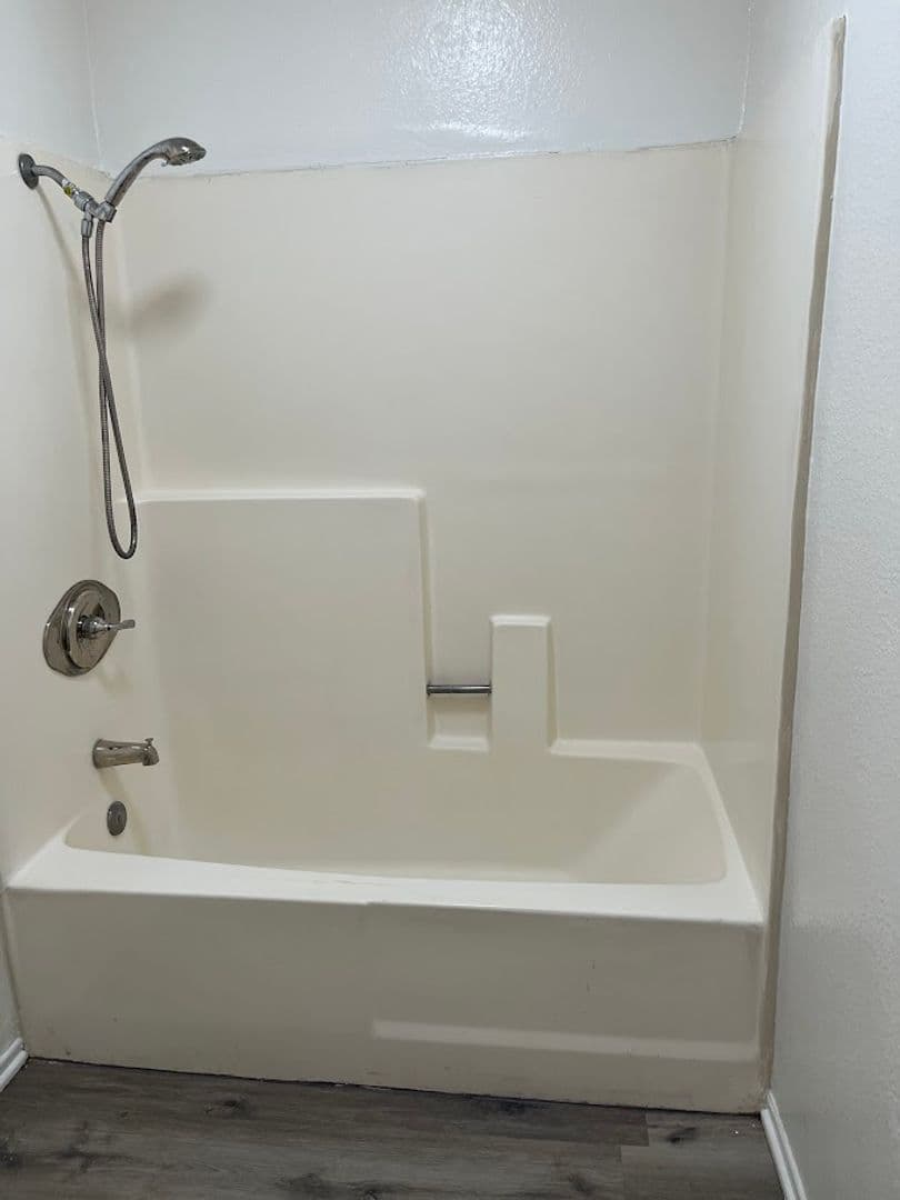 Fullerton Apartment: 111 S. Acacia Ave