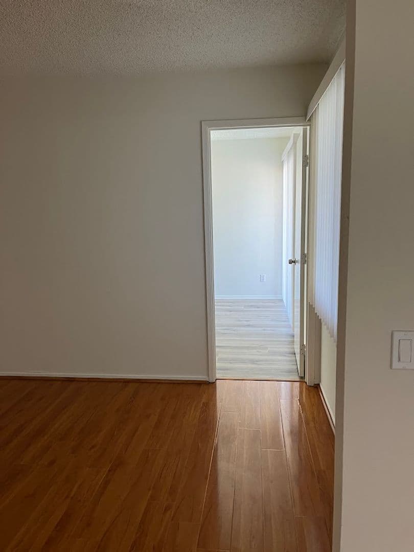 Fullerton Apartment: 111 S. Acacia Ave