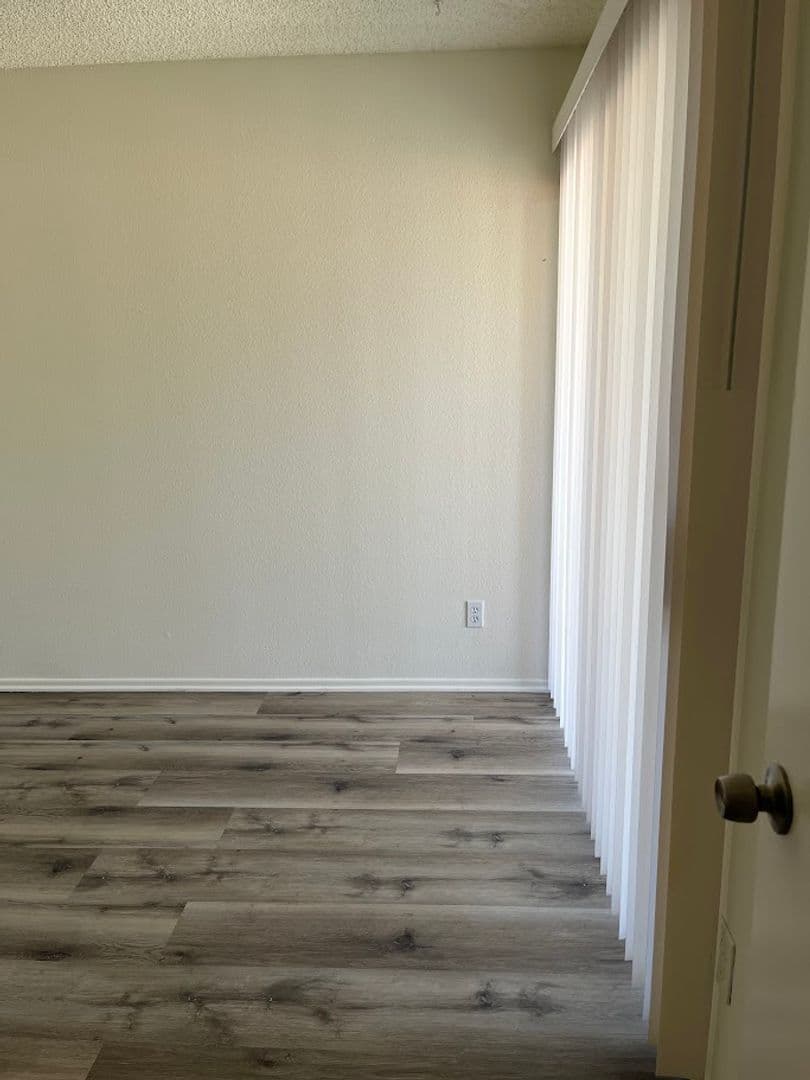 Fullerton Apartment: 111 S. Acacia Ave