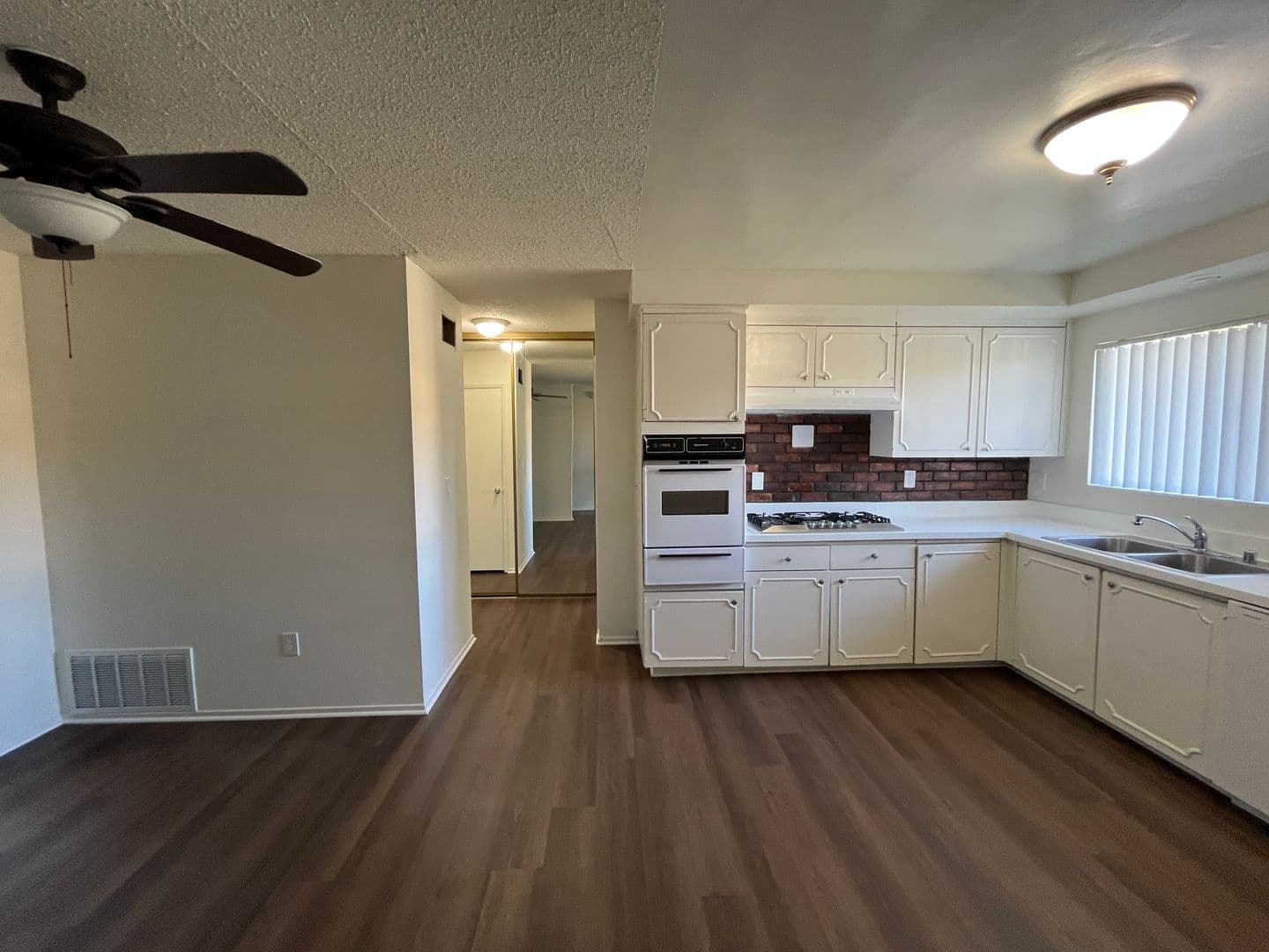 Fullerton Apartment: 2717 Santiago Road