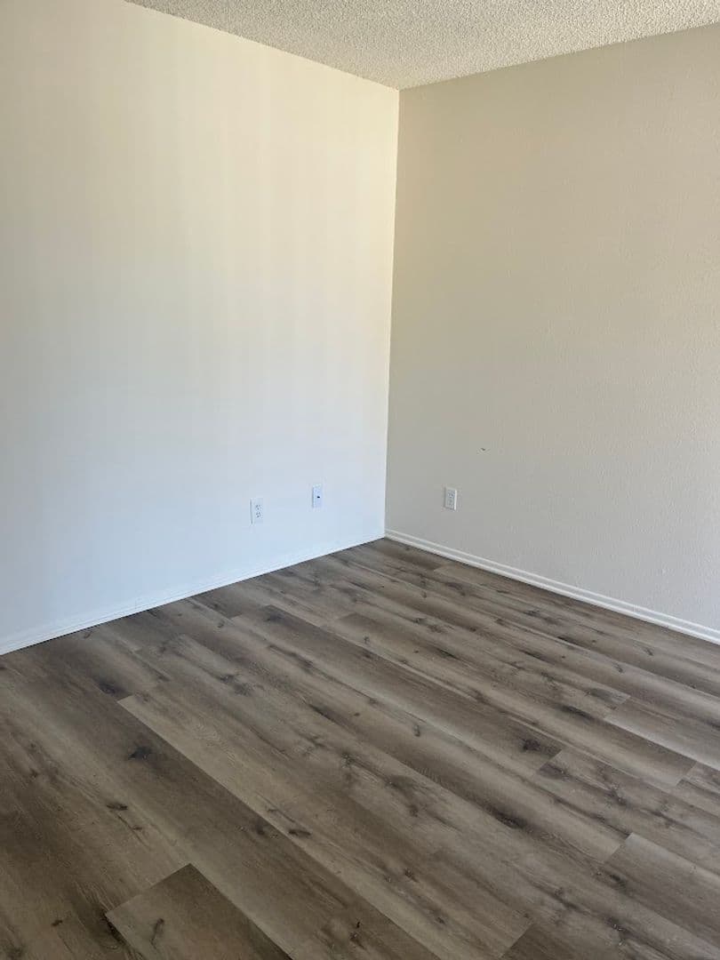 Fullerton Apartment: 111 S. Acacia Ave