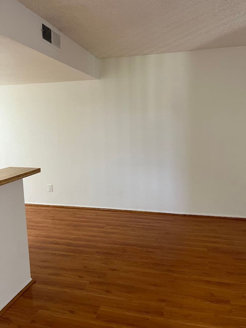 Fullerton Apartment: 111 S. Acacia Ave