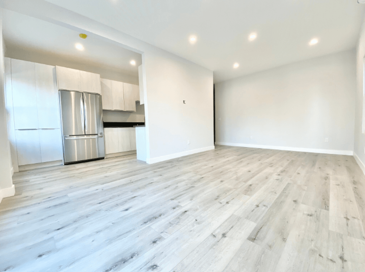 West Hollywood Apartment: 141 N. Swall Drive
