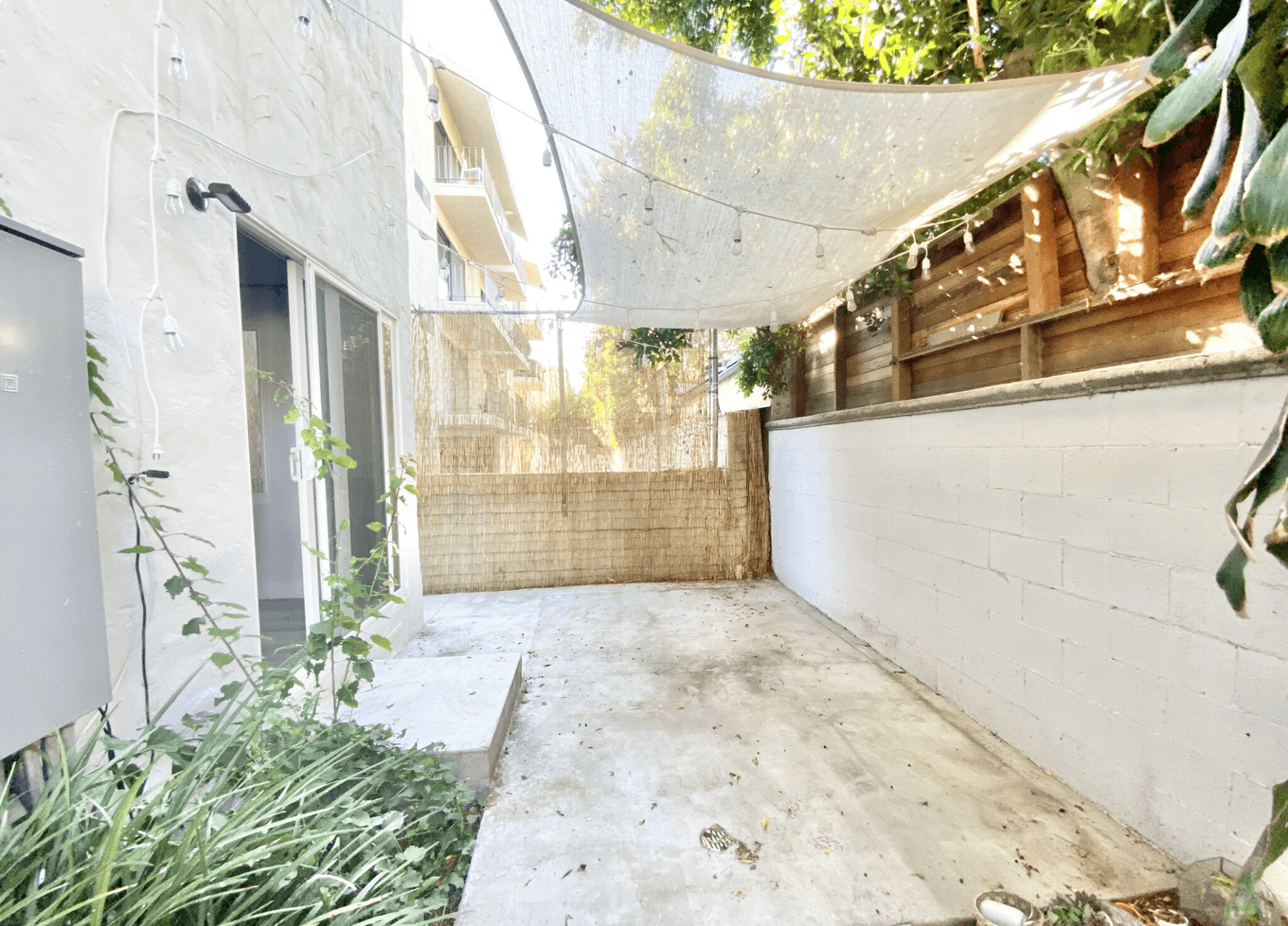 West Hollywood Apartment: 141 N. Swall Drive