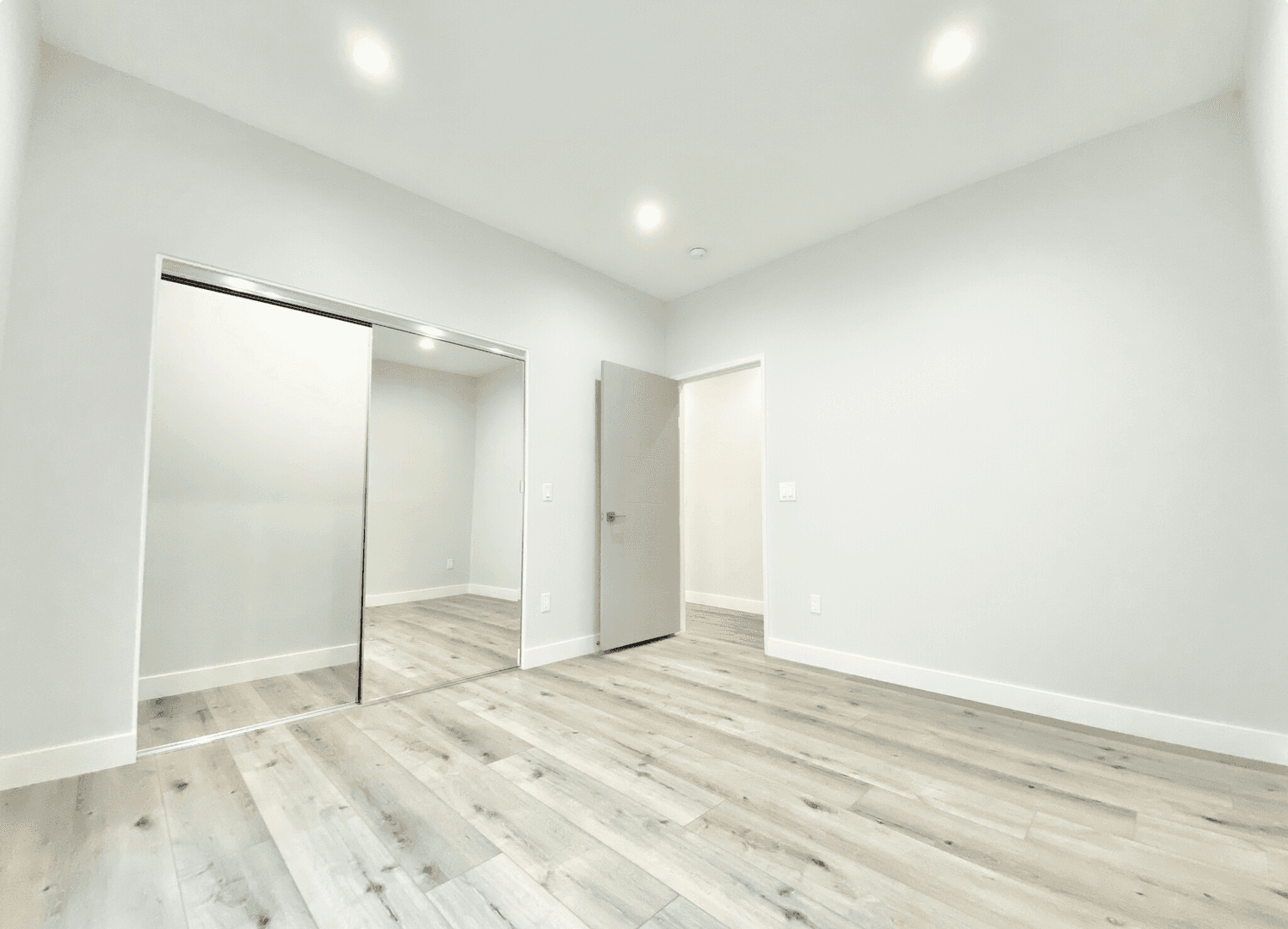 West Hollywood Apartment: 141 N. Swall Drive
