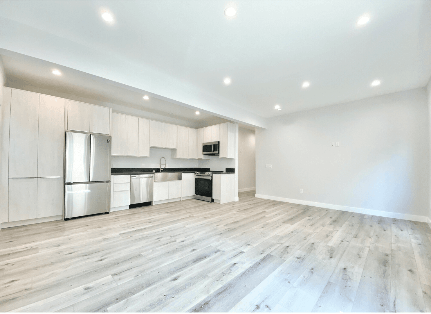 West Hollywood Apartment: 141 N. Swall Drive