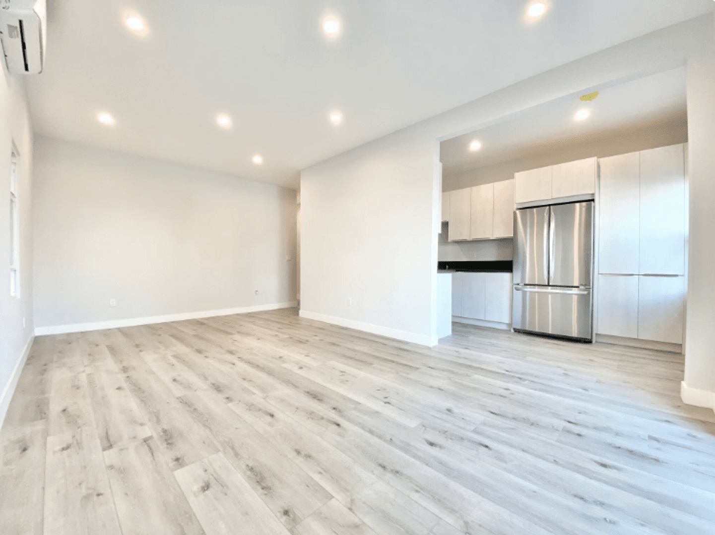 West Hollywood Apartment: 141 N. Swall Drive