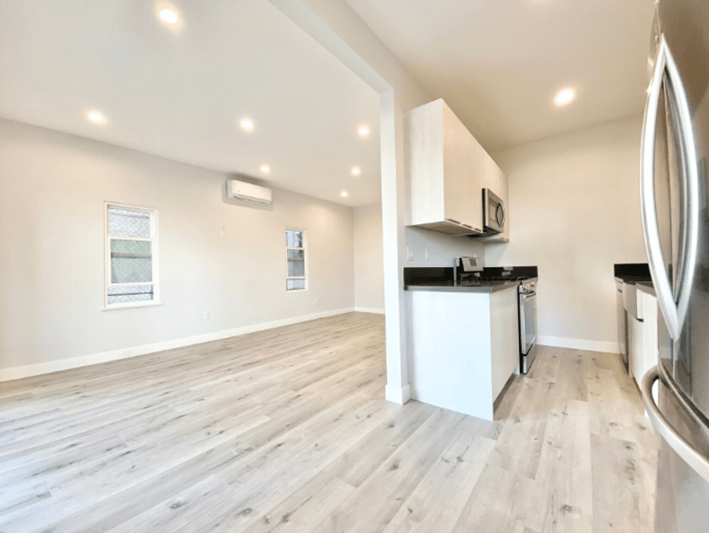 West Hollywood Apartment: 141 N. Swall Drive