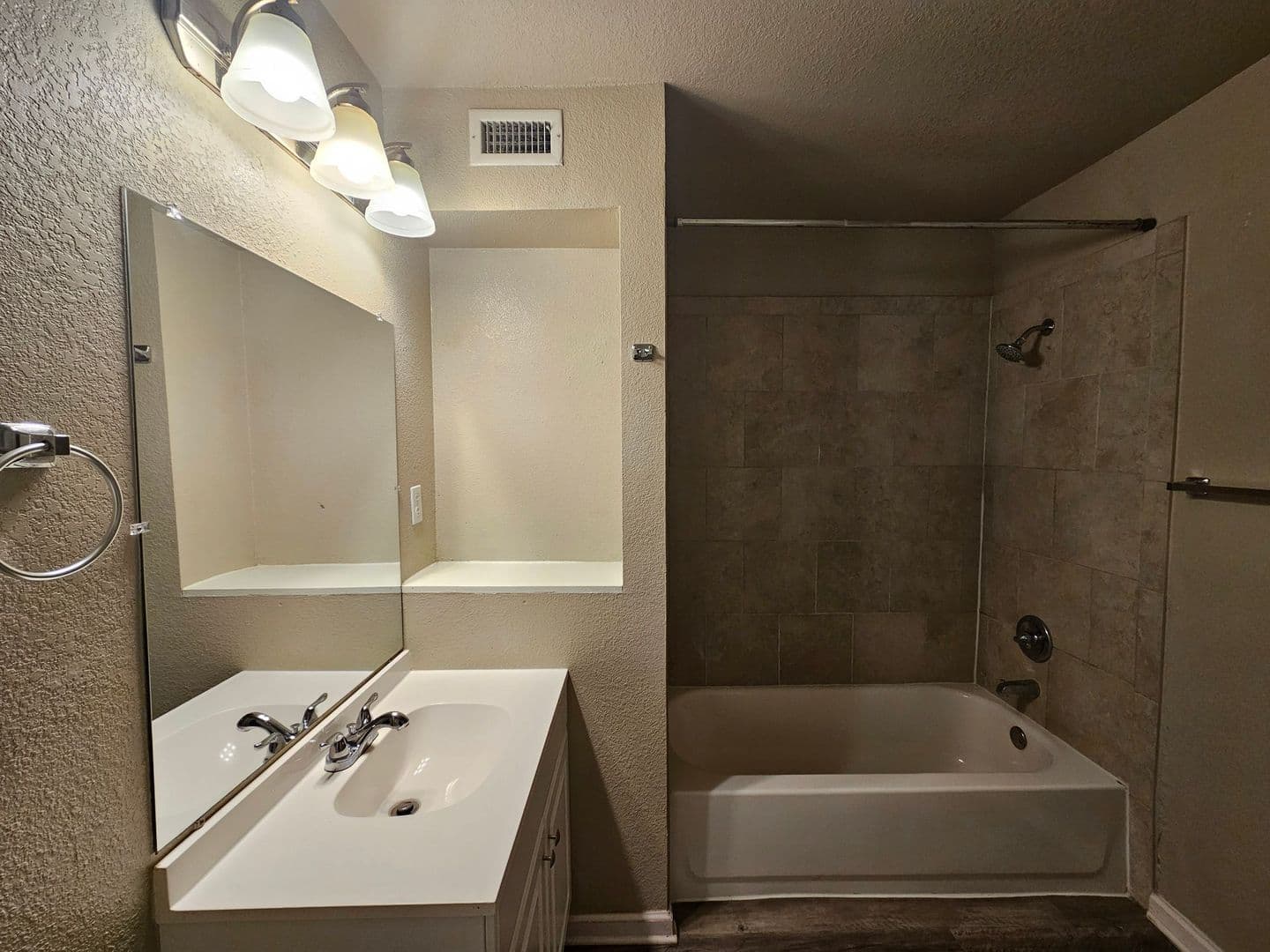 Temple Apartment: 1801 S 41st Street