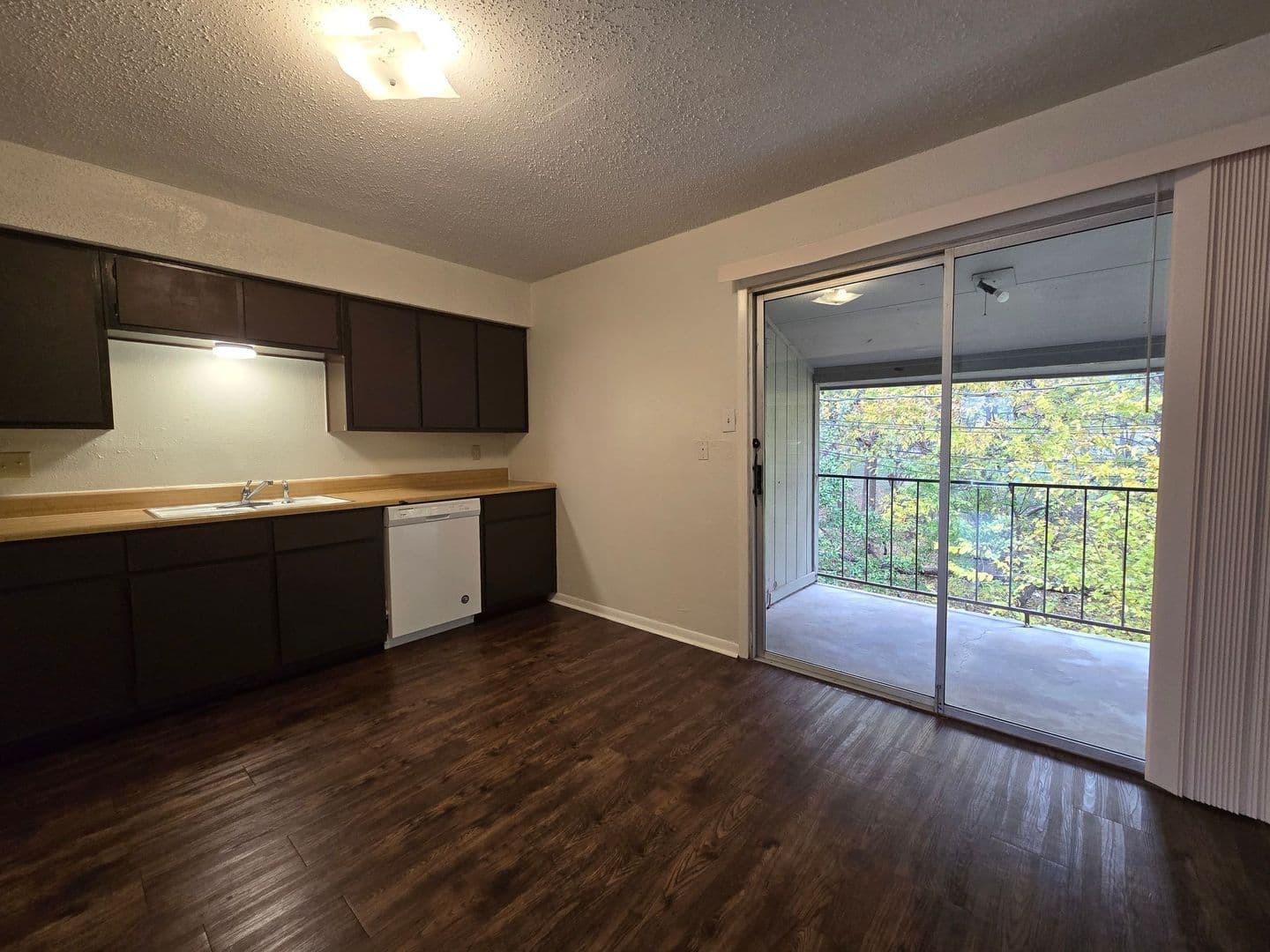 Harker Heights Apartment: 1305 Indian Trail - D