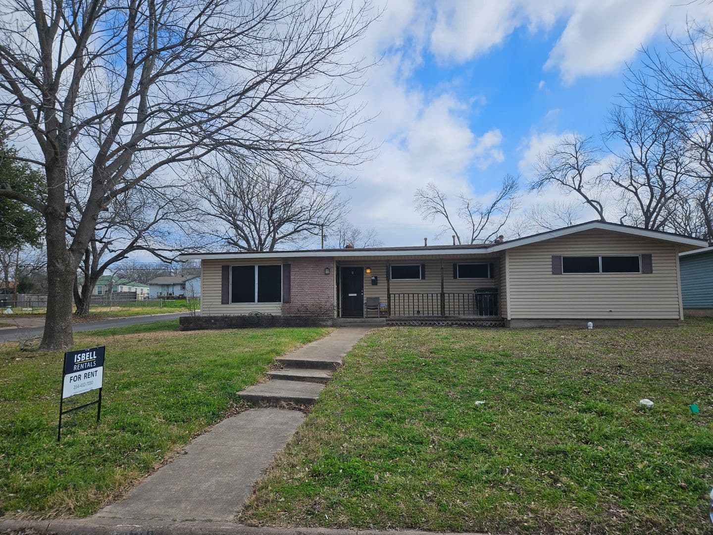 Temple Apartment: 1801 S 41st Street