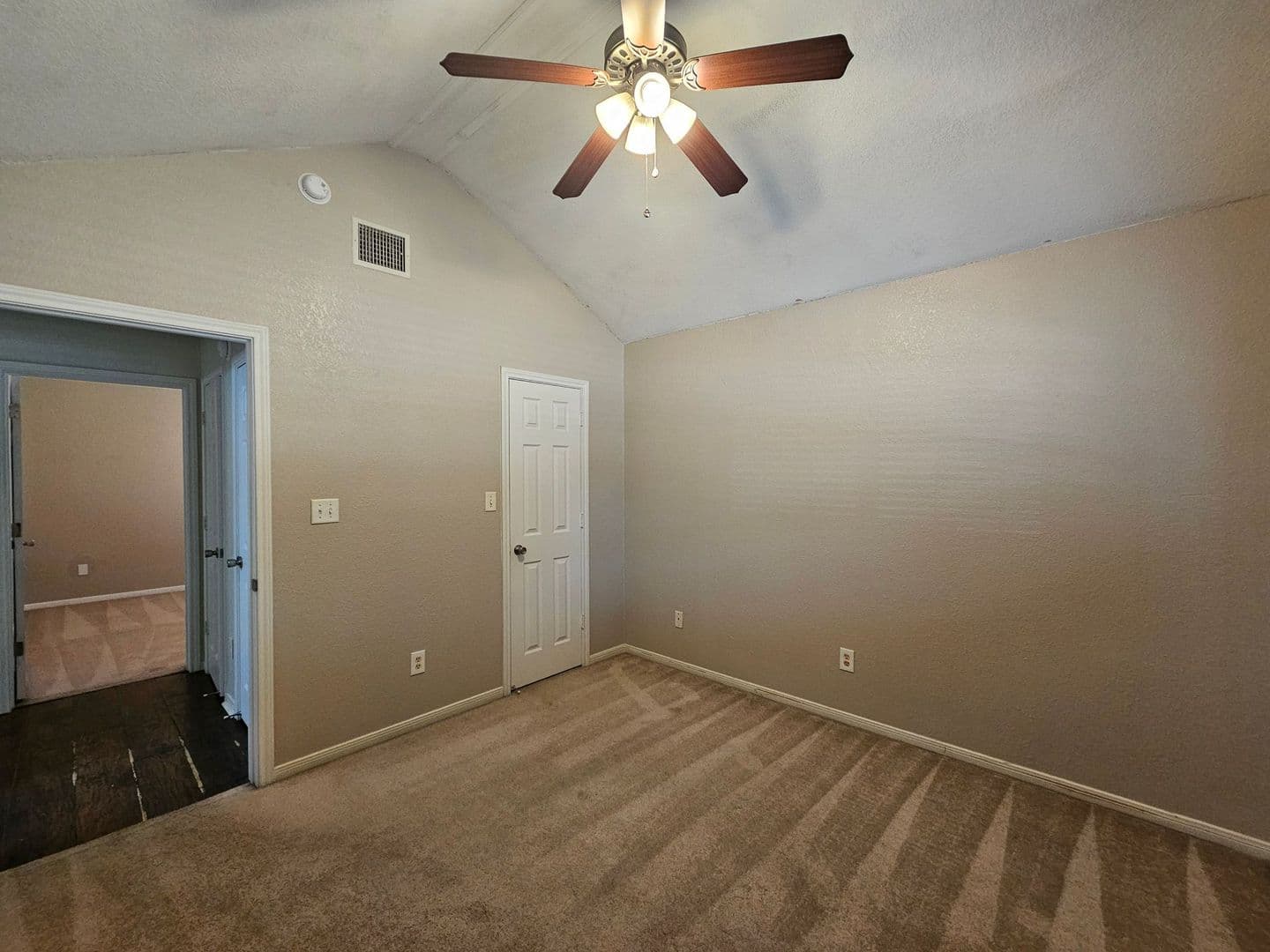 Killeen House: 3007 Wisteria Lane