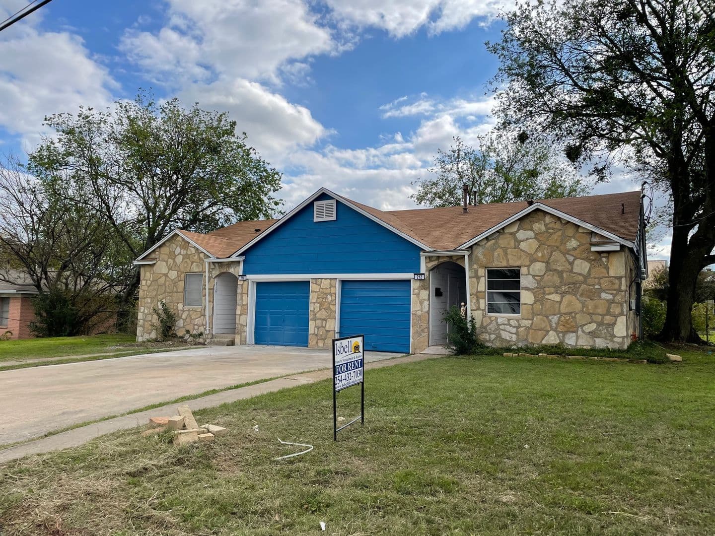 Killeen Apartment: 210 W Vardeman Ave