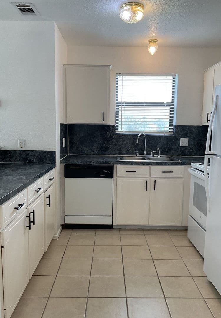 Killeen Apartment: 3902 Old FM 440 - A