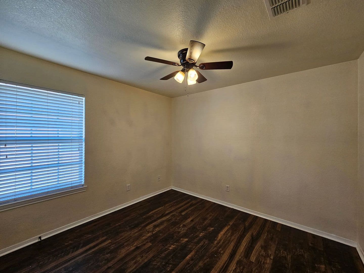 Killeen House: 4310 Rosebelle Avenue
