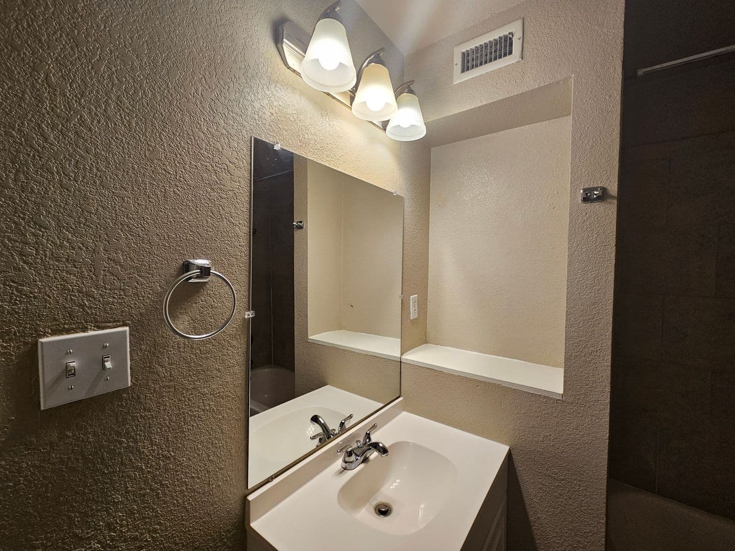 Temple Apartment: 1801 S 41st Street