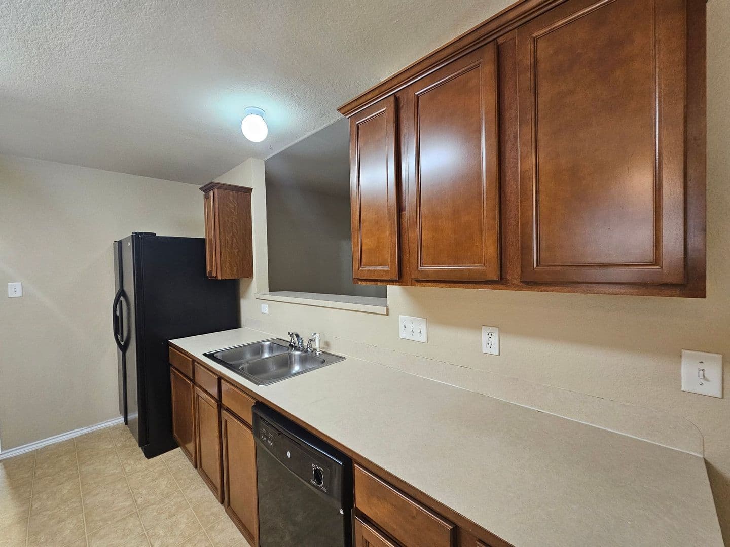 Killeen House: 2503 Hydrangea Ave