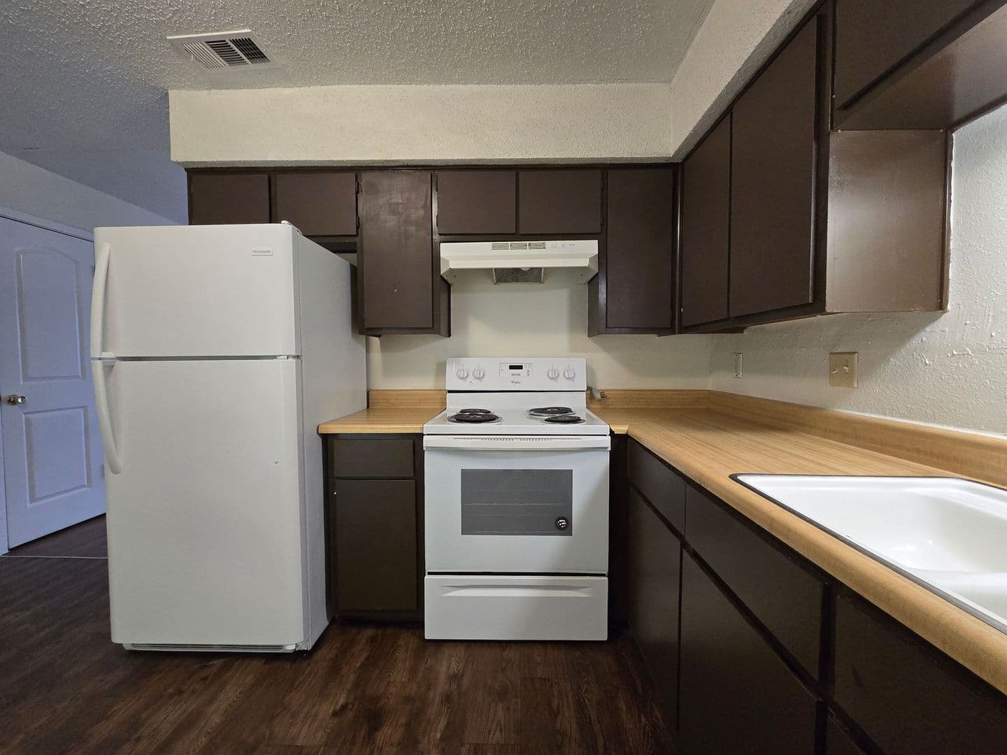 Harker Heights Apartment: 1305 Indian Trail - D